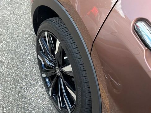 Certified 2023 Toyota Crown Platinum AWD/4WD image 9