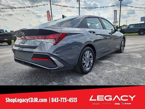 Used 2024 Hyundai Elantra SEL image 7