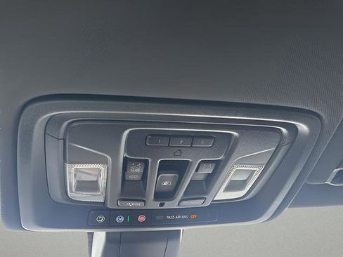 Used 2019 Chevrolet Silverado 1500 High Country w/ Technology Package AWD/4WD image 32