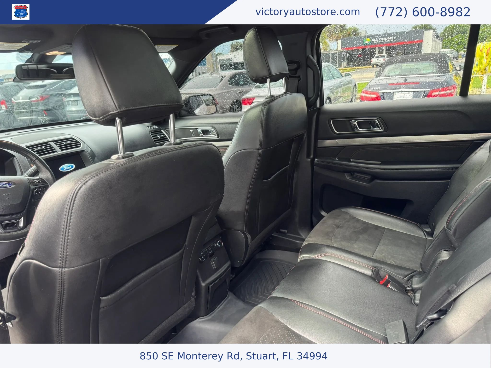 Used 2018 Ford Explorer XLT w/ Equipment Group 202A AWD/4WD image 17