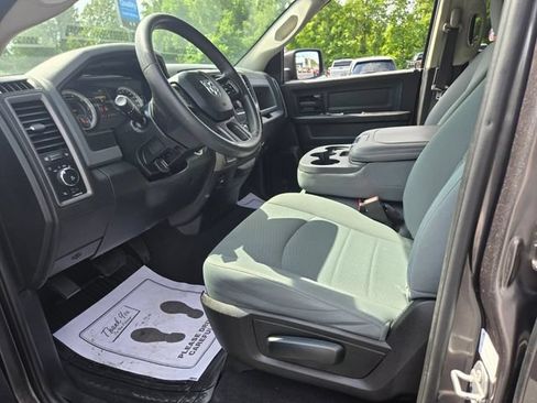 Used 2019 RAM 1500 Express AWD/4WD image 9