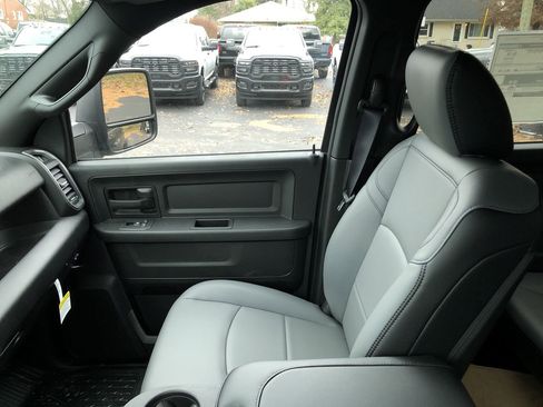 New 2026 RAM 3500 Tradesman w/ Chrome Appearance Group image 29