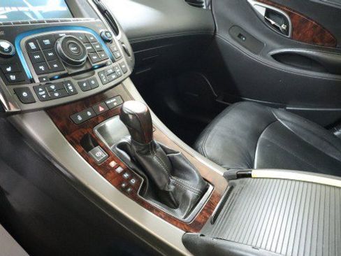 Used 2012 Buick LaCrosse Touring image 18