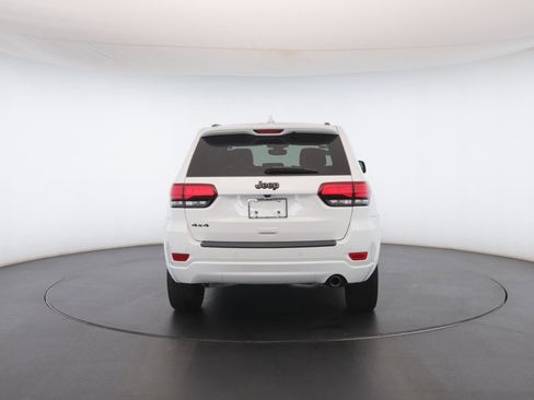 Used 2019 Jeep Grand Cherokee Altitude image 23