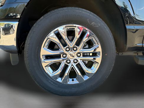Used 2025 Ford F150 Lariat w/ Equipment Group 502A High AWD/4WD image 31