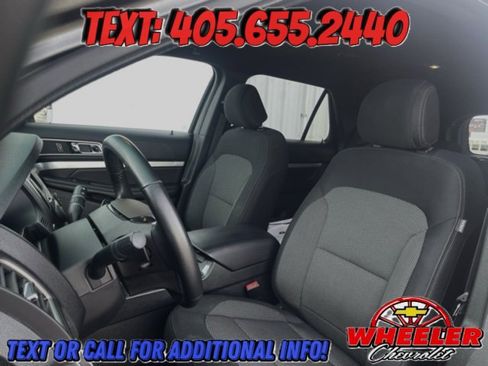 Used 2017 Ford Explorer XLT image 22