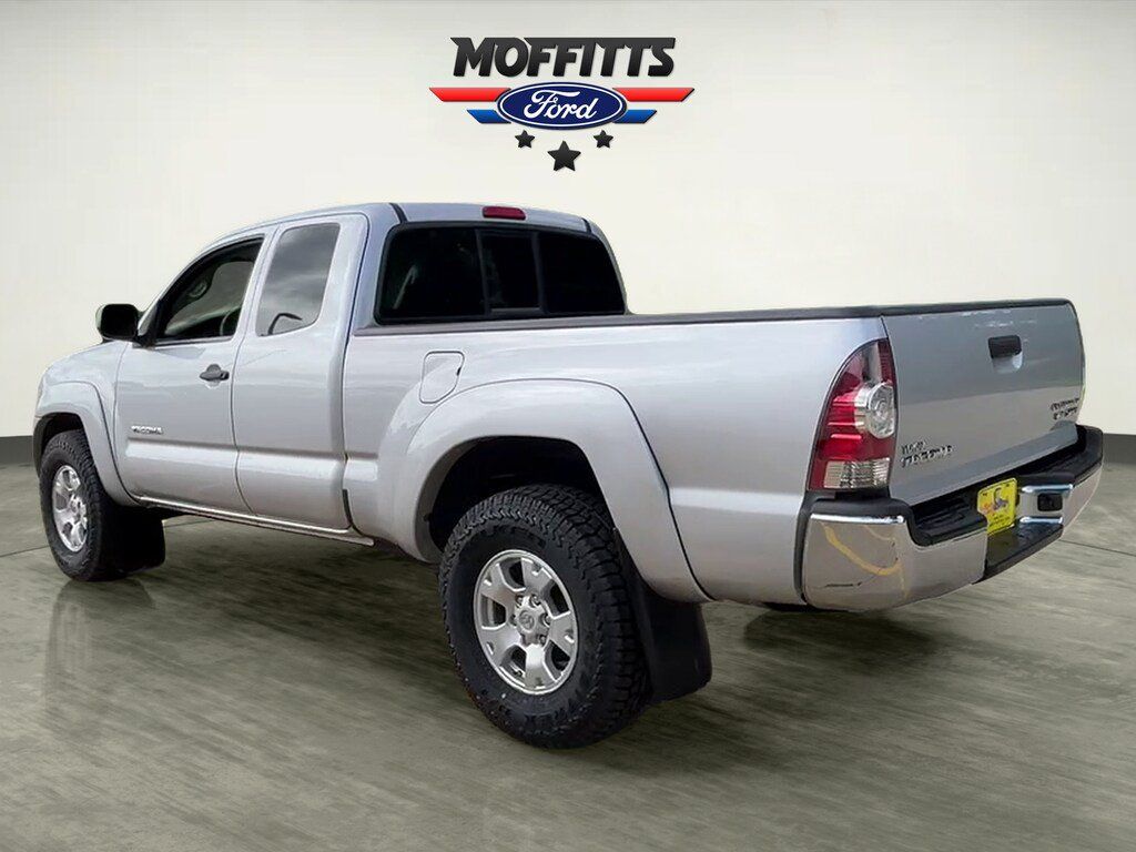 Used 2011 Toyota Tacoma PreRunner w/ SR5 Pkg #2 RWD image 3