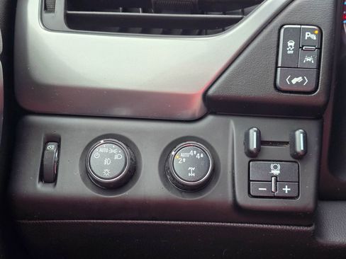 Used 2020 Chevrolet Tahoe LT AWD/4WD image 24