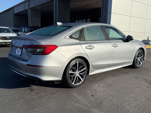 Used 2024 Honda Civic Touring image 4