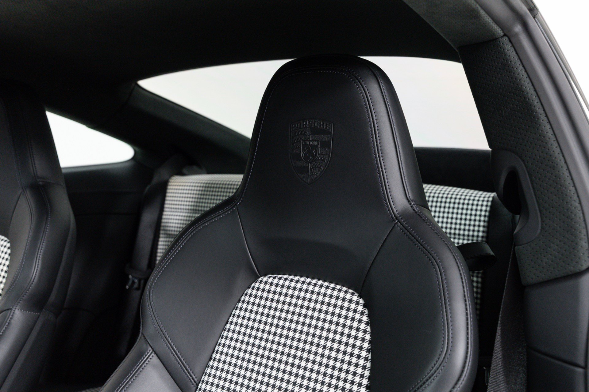 Used 2023 Porsche 911 Sport Classic RWD image 17
