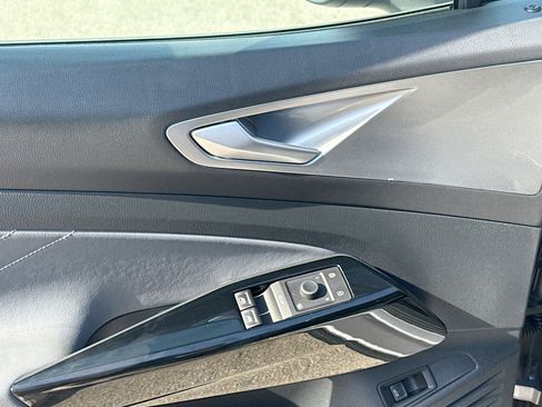 Used 2023 Volkswagen ID.4 S image 17