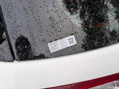 Used 2019 Chevrolet Equinox LS image 22