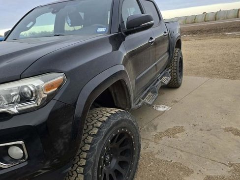 Used 2018 Toyota Tacoma Limited image 8