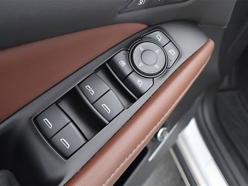 Used 2018 Buick Enclave Avenir w/ Avenir Technology Package image 12