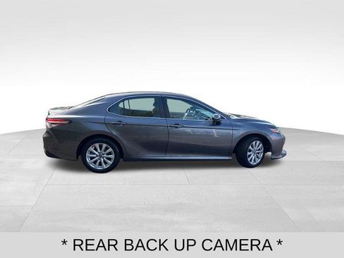 Used 2018 Toyota Camry LE FWD image 6