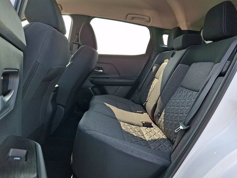 Certified 2025 Nissan Kicks SV AWD/4WD image 10