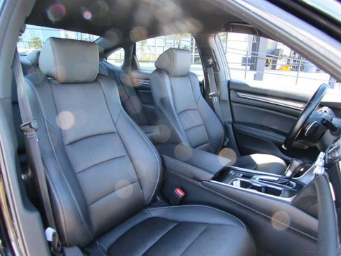 Used 2019 Honda Accord Sport image 32