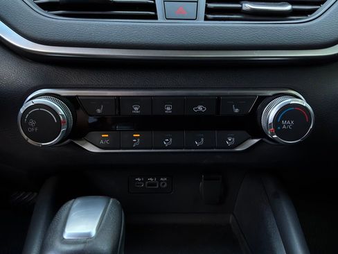 Used 2021 Nissan Altima 2.5 SR w/ SR Premium Package FWD image 27