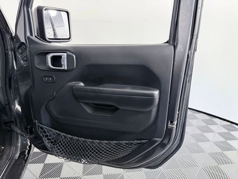 Used 2019 Jeep Wrangler Unlimited Sport S image 22
