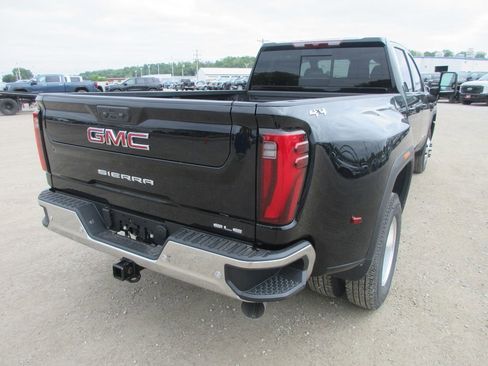 New 2026 GMC Sierra 3500 SLE w/ SLE Value Package AWD/4WD image 5