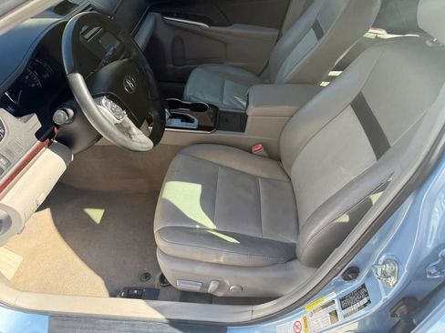Used 2014 Toyota Camry XLE w/ Leather Package FWD image 13