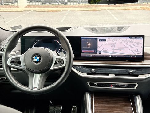 Used 2024 BMW X6 xDrive40i image 16