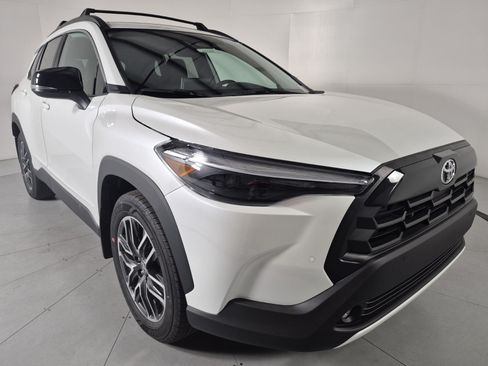 New 2026 Toyota Corolla Cross XLE AWD/4WD image 6