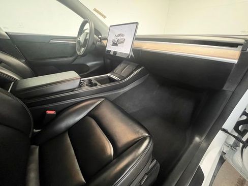 Used 2024 Tesla Model Y Long Range AWD/4WD image 10