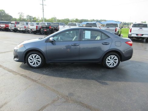 Used 2018 Toyota Corolla LE FWD image 8