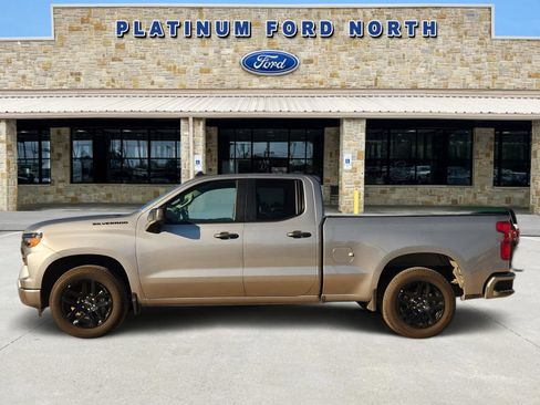 Used 2024 Chevrolet Silverado 1500 Custom w/ Dark Appearance Package image 3