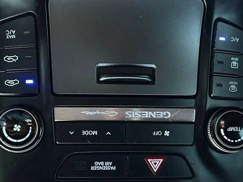 Used 2013 Hyundai Genesis 2.0T RWD image 21