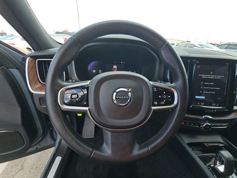 Used 2023 Volvo XC60 B5 Plus FWD image 14