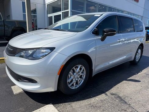 New 2026 Chrysler Voyager LX FWD image 4