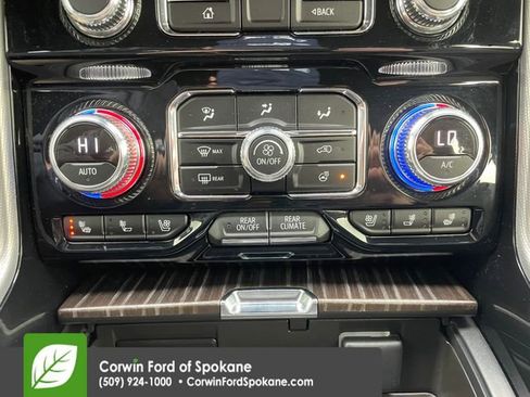 Used 2024 GMC Yukon XL Denali image 37