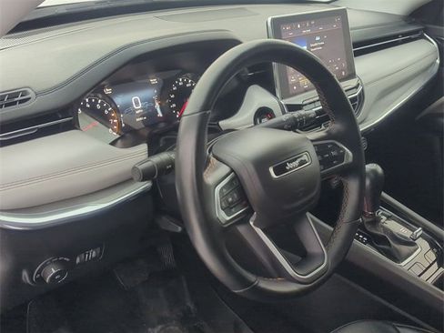 Used 2022 Jeep Compass Limited image 12