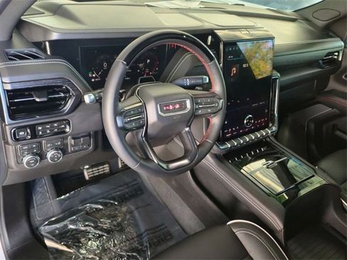 Used 2026 GMC Yukon AT4 Ultimate w/ LPO, Illumination Package image 11