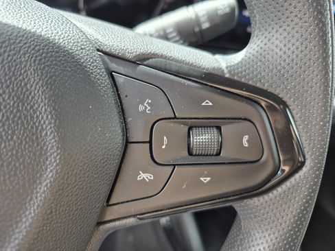 Used 2025 Chevrolet TrailBlazer LT AWD/4WD image 27