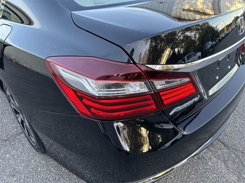 Used 2016 Honda Accord EX-L image 33