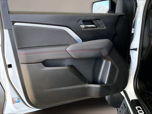 Used 2024 Chevrolet Colorado Z71 w/ Z71 Convenience Package 2 image 17