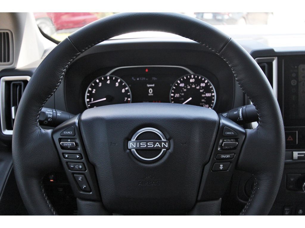 Used 2025 Nissan Frontier SV w/ SV Convenience Package RWD image 15