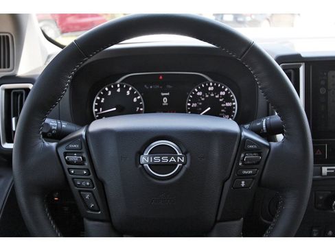 Used 2025 Nissan Frontier SV w/ SV Convenience Package RWD image 15