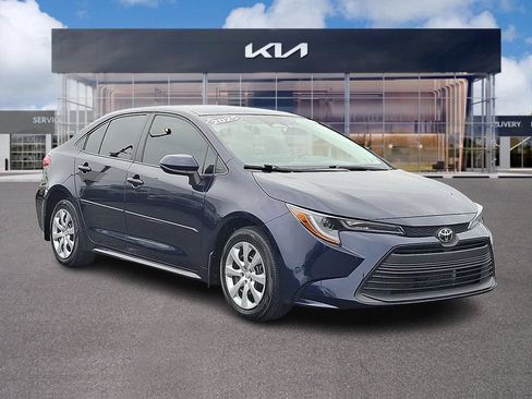 Used 2025 Toyota Corolla LE FWD image 1