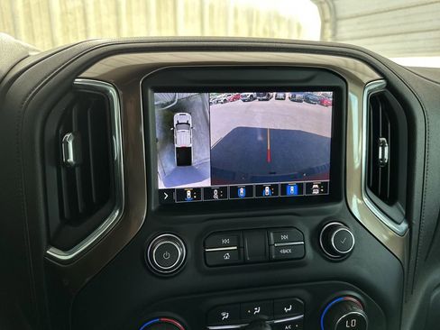 Used 2020 Chevrolet Silverado 2500 High Country w/ Technology Package AWD/4WD image 28