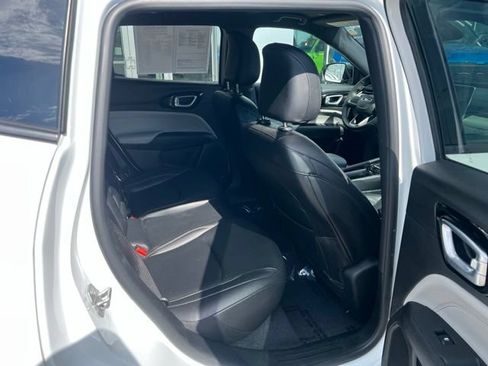 Certified 2025 Jeep Compass Limited AWD/4WD image 25