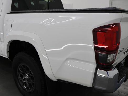 Used 2018 Toyota Tacoma SR5 AWD/4WD image 28