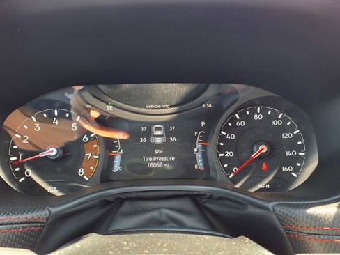 Used 2025 Jeep Compass Trailhawk w/ Trailer Tow Group image 28