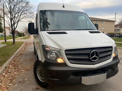 Used 2014 Freightliner Sprinter 2500 image 15