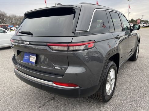 Used 2025 Jeep Grand Cherokee Laredo X image 5