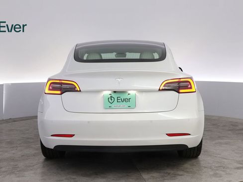 Used 2020 Tesla Model 3 Standard Range Plus RWD image 15