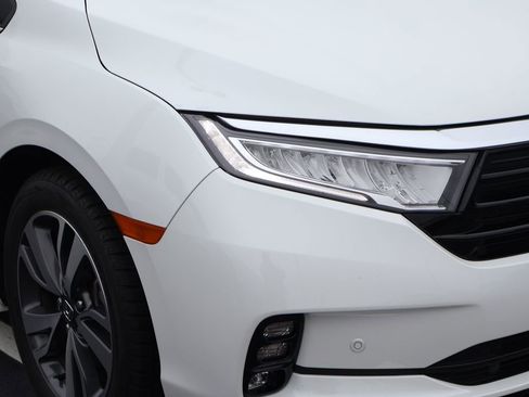 Used 2022 Honda Odyssey Touring image 4